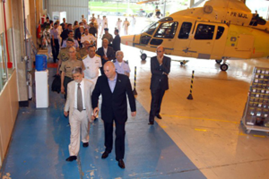Helibras visitaAmorim