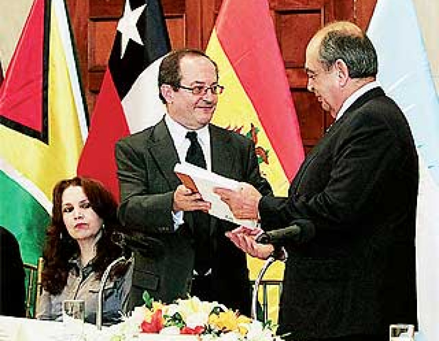 Peruunasur
