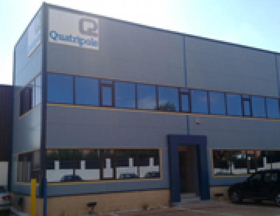 QuatripoleFachadaPort