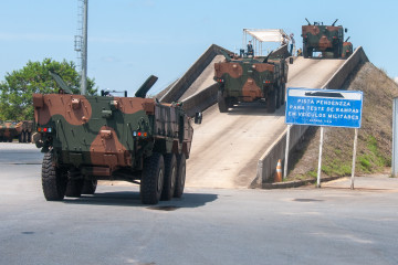 El Ministerio de Defensa argentino está evaluando la posibilidad de adquirir el VBTP-MSR 6 × 6 Guaraní para asistir a su programa VCBR (Vehículos de Combate Blindados a Ruedas).  Agustín Oscar Ro