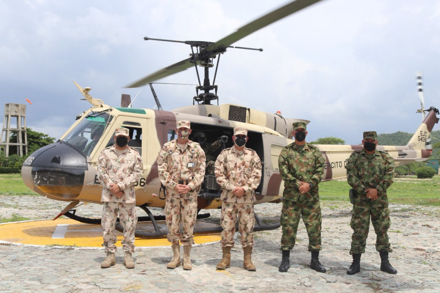 Helicóptero Huey-I con el esquema del Ejército Paquistaní. Foto: Ejército Colombiano