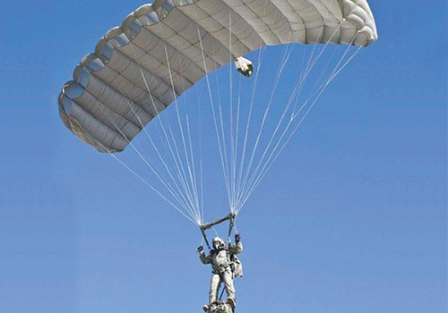 Paracaidas M-10. Foto: Aerodyne