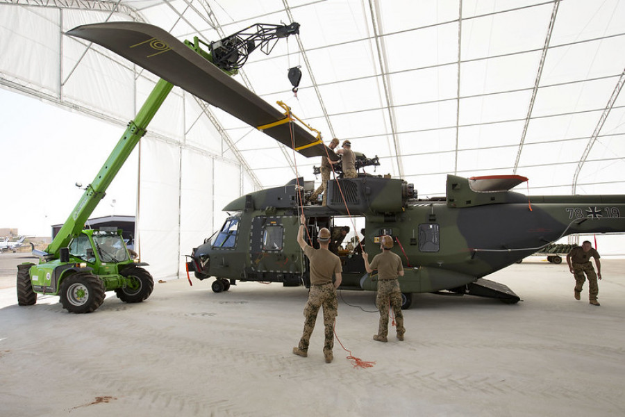 Helicóptero NH-90 alemán durante unas tareas de mantenimiento: Foto: Bundeswehr  Christian Thiel