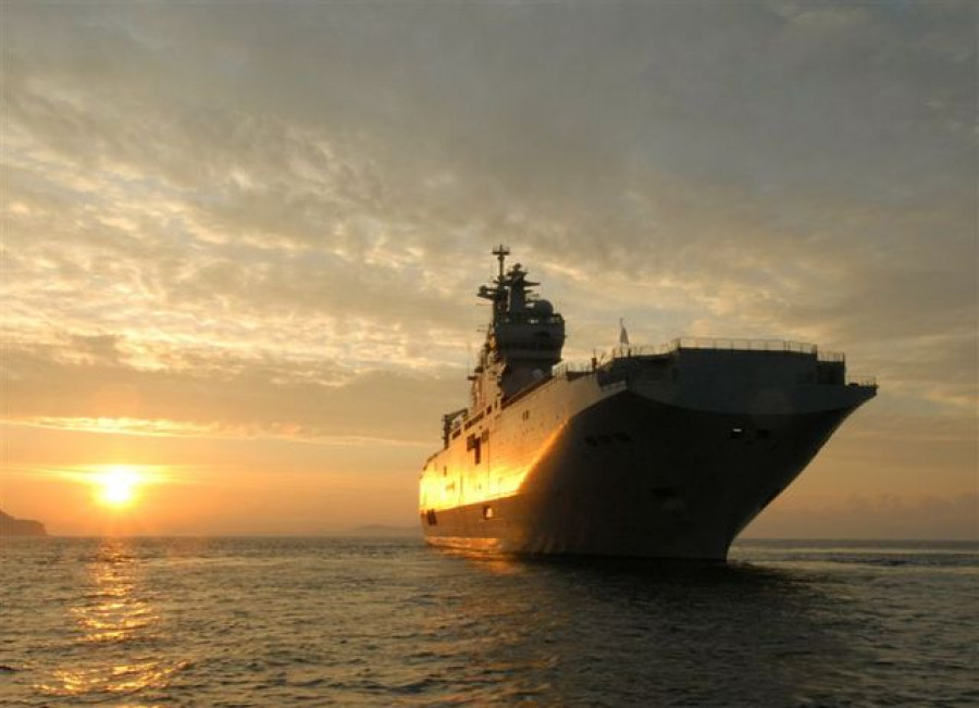 Buque portahelicópteros francés FS Tonnerre. Foto: Marina Militar de Francia