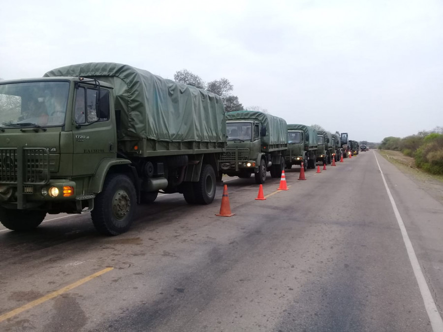 La caravana de camiones argentinos rumbo a Bolivia. Foto: EMCOFFA