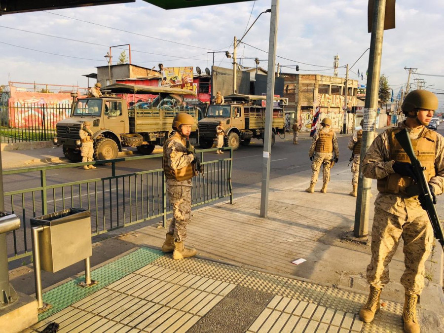 Las FFAA continúan sus patrullajes para evitar los saqueos en la ciudad. Foto: Ejército de Chile