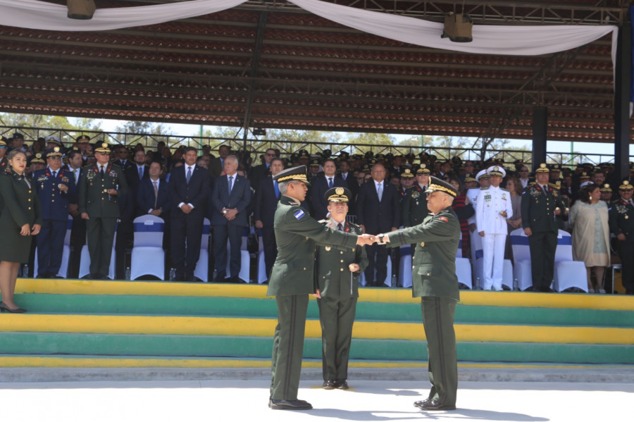 Ceremonia de toma de posesión y ascensos. Foto: Secretaría de Defensa Nacional de Honduras.