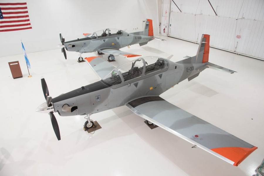 Los dos Beechcraft T-6C Texan II provenientes de EE.UU. Fuente: Ministerio de Defensa.
