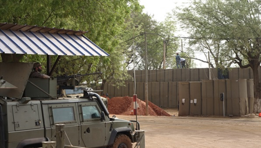 Trabajos de mejora de la seguridad en el centro de Koulikoro. Foto: Emad