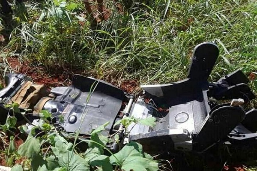 Restos del asiento del piloto del caza MiG-21 siniestrado. Foto: Prensa Latina.