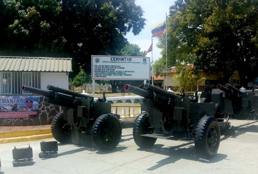 Obuses M101A1 recién reparados en el Centro de Mantenimiento de Armas. Foto: 8° Cuerpo LogísticoEjército de Venezuela.