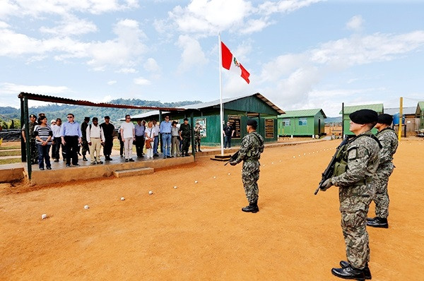 Peru VRAEM inauguracion bases ju2015 MinDefPeru