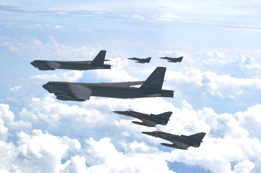 0 B52 FAC