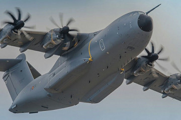 Francia autoriza el salto de paracaidistas por ambas puertas del A400M
