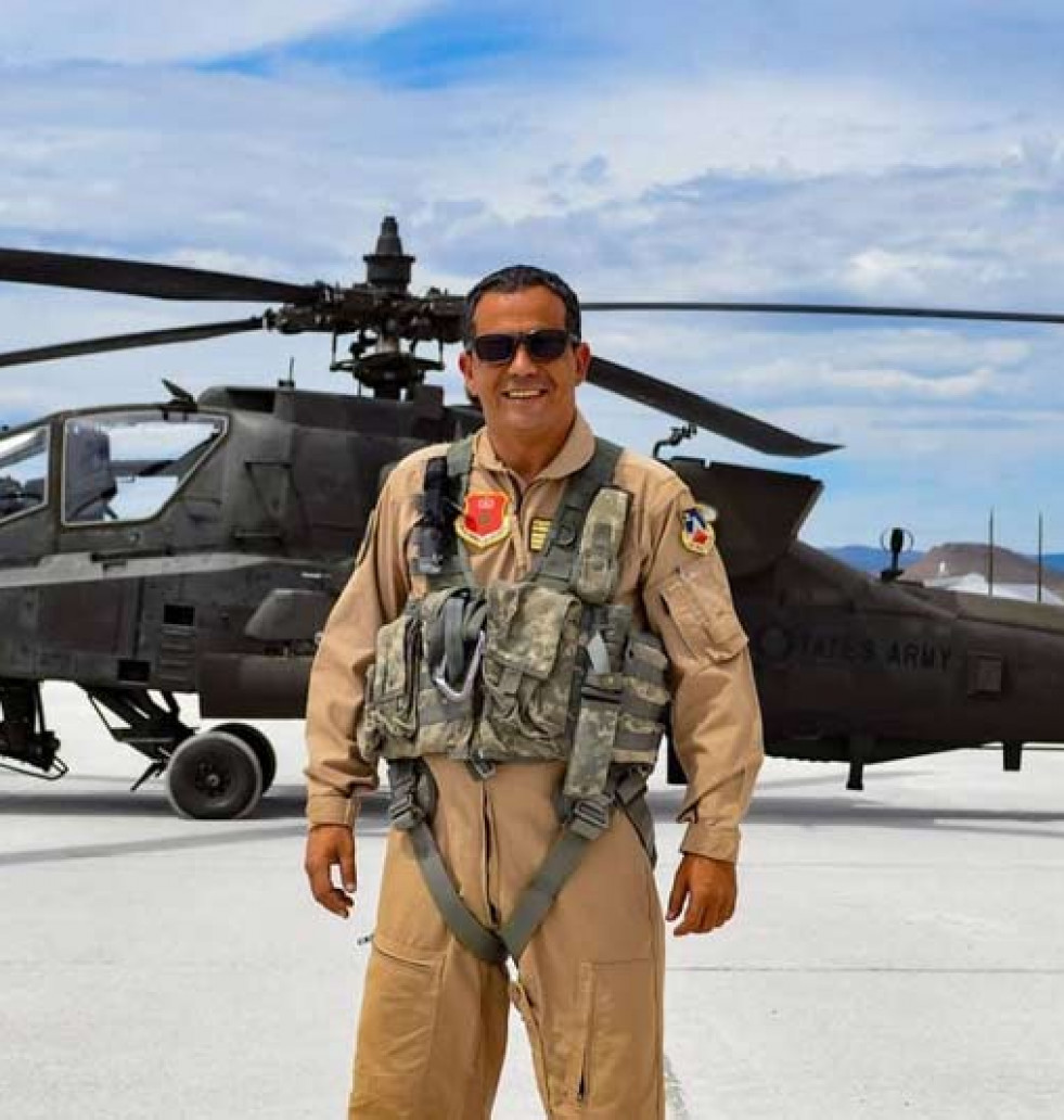 210930 coronel Khaled Sami primer piloto marruecos apache helicoptero (far morocco)