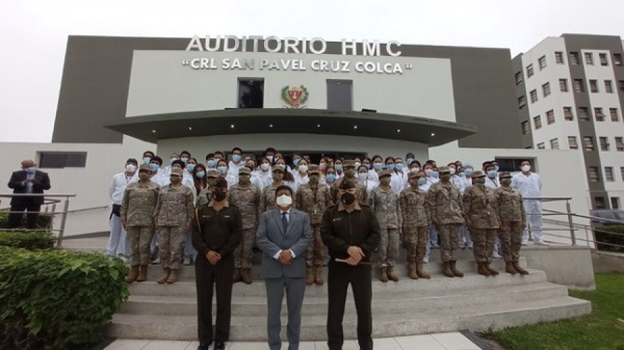 MinDefWalterAyala visitainopinadaHospitalMilitarCentral Lima oct2021 MinDefPeru