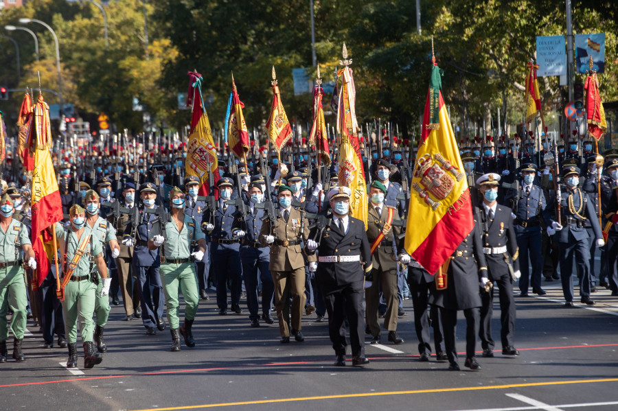 Desfiles en el día de la Fiesta Nacional 2021. Foto: Ministerio de Defensa.
