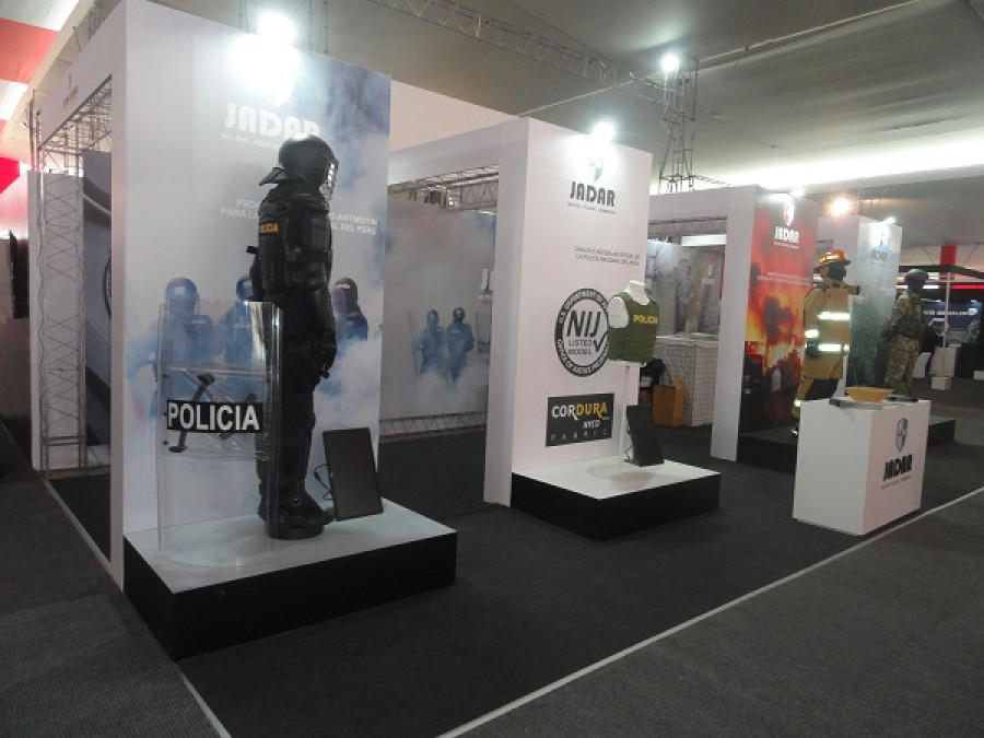 Jadar Robocop ChlaecoAntibalas TrajeBomberos TrajeMilitar Sitdef2021 PeterWatson