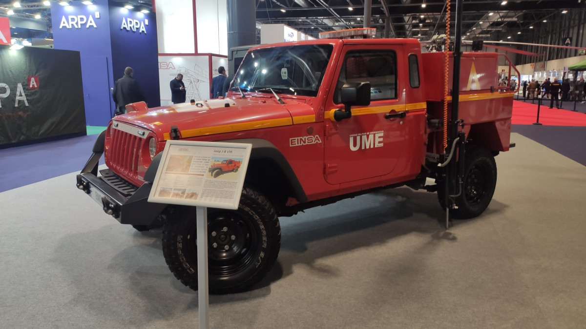 Ume jeep einsa