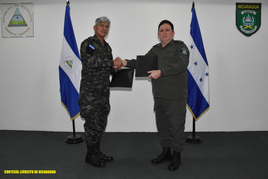 Reunión Ejércitos de Honduras y Nicaragua2