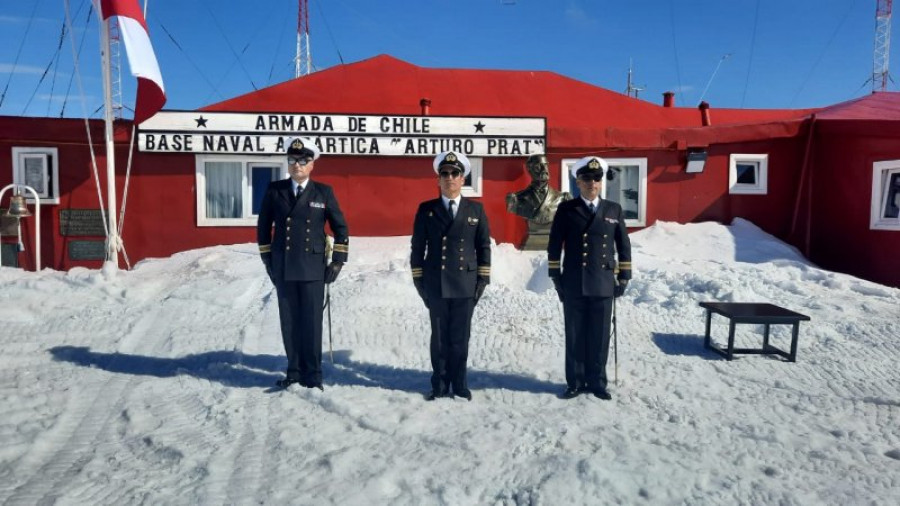 Cambio de mando en Base Naval Antártica Arturo Prat foto Armada de Chile