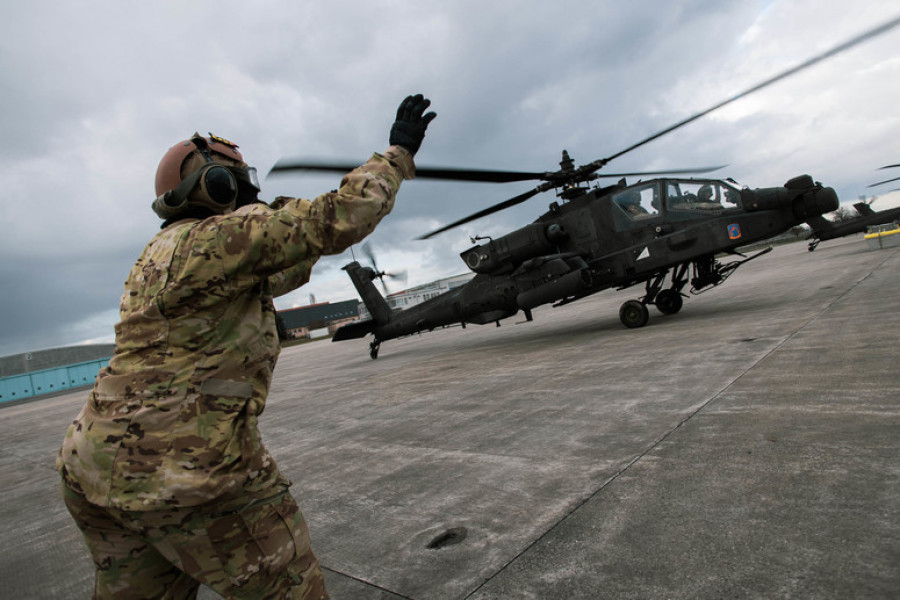 Helicoptero Apache del Ejército de EEUU estacionado en Alemania. Foto OTAN