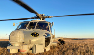 Lanzamiento de misil Hellfire desde un helicóptero SH-60B