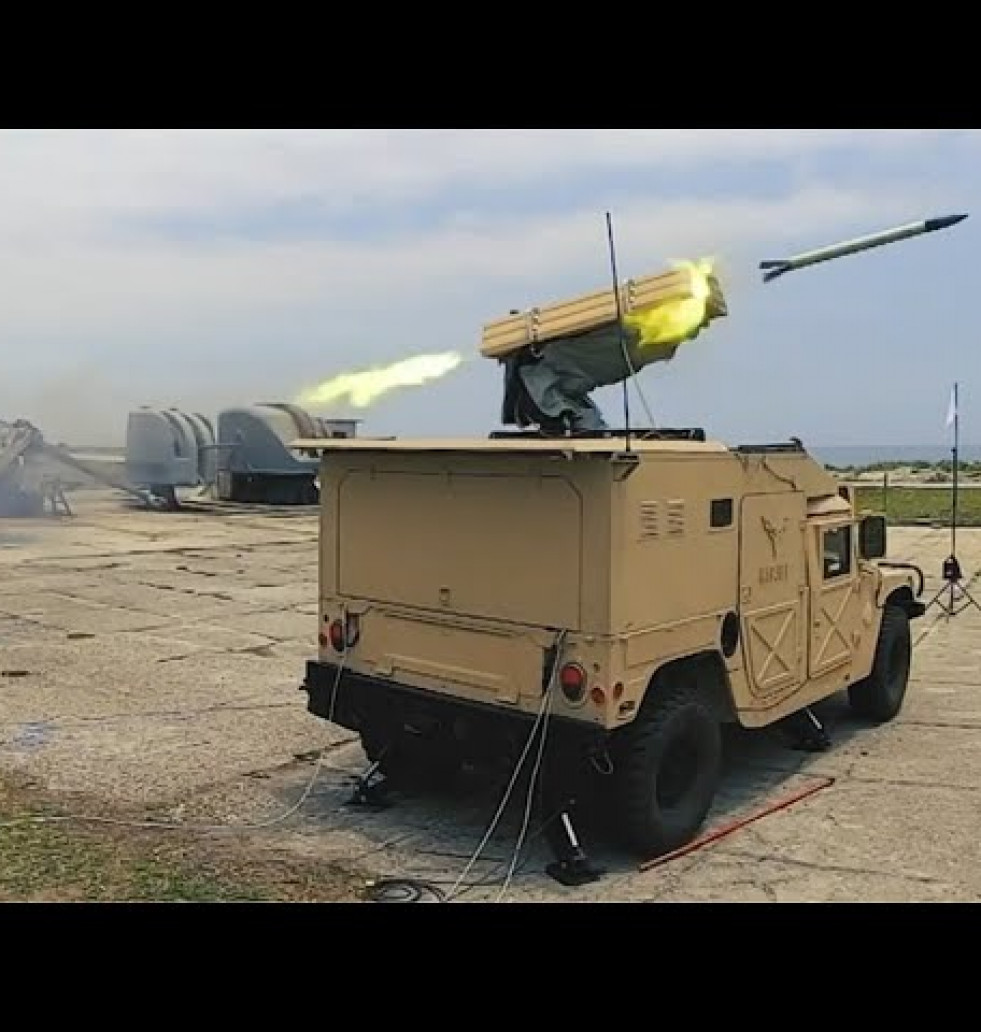 El blindado lanzacohetes Armadillo TA-2 de la brasileña Mac Jee supera con éxito las pruebas de tiro
