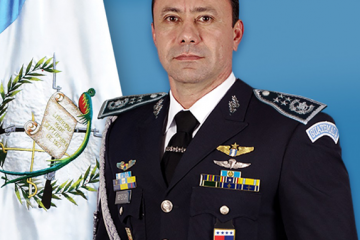 Guatemala nombra al general Henry Reyes como nuevo ministro de Defensa rev