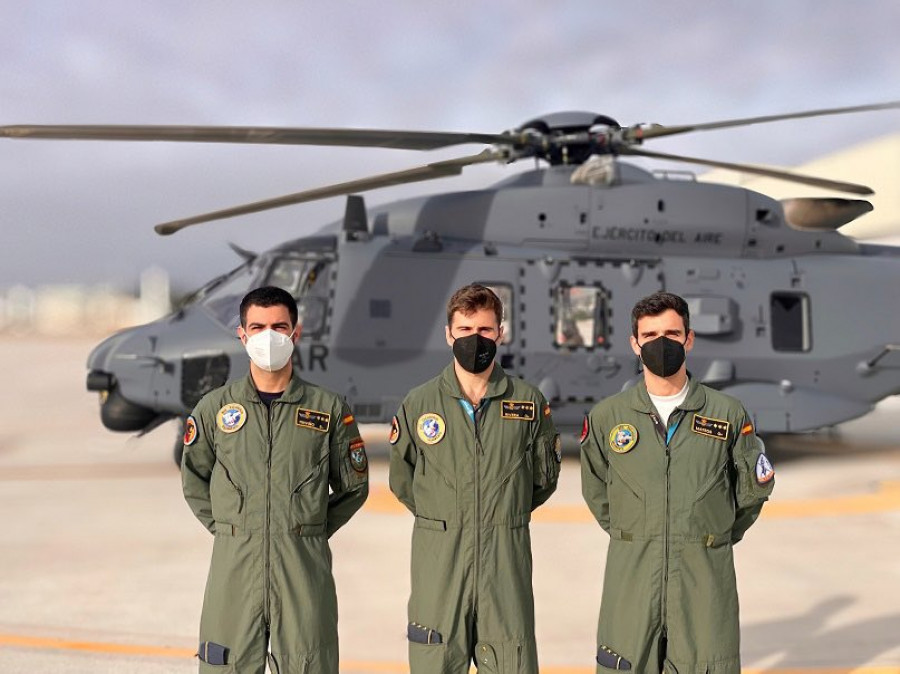 Nuevos pilotos del helicóptero nh90