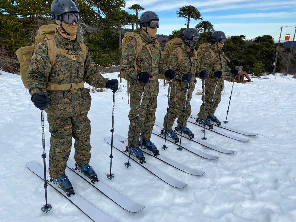 Instrucciu00f3n en terreno nevado foto Eju00e9rcito de Chile