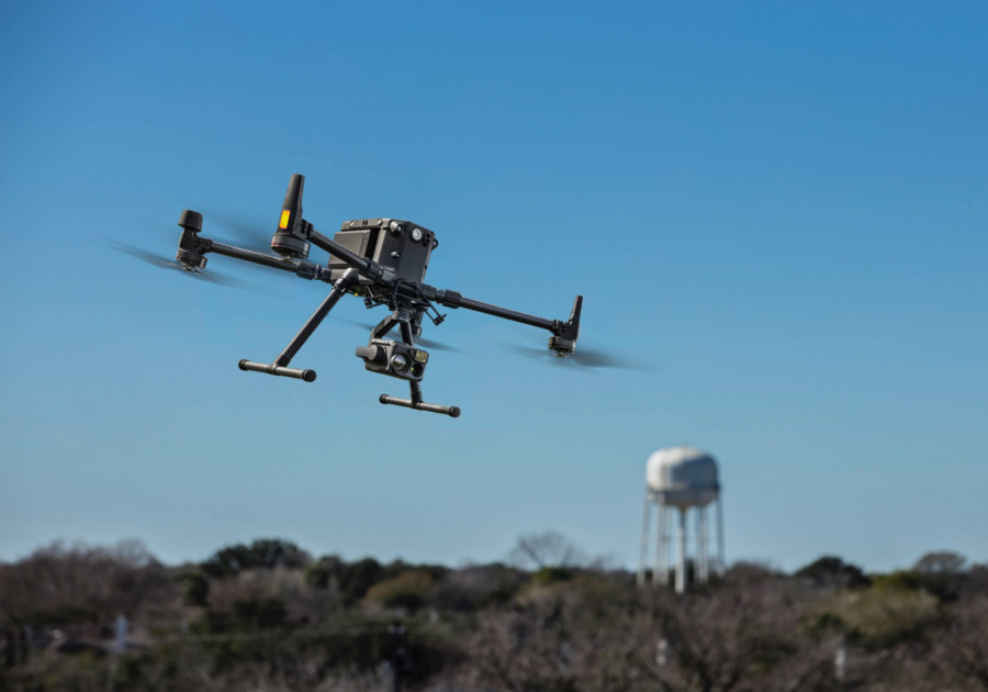 Dron Matrice 300 RTK foto DJI