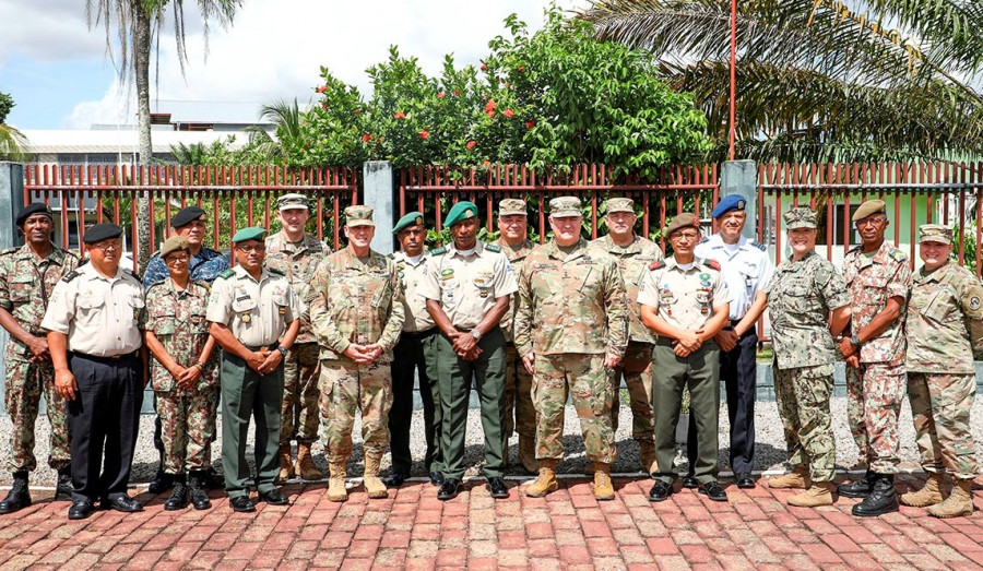 Surinam Defensa GN Dakota Sur Comando Sur