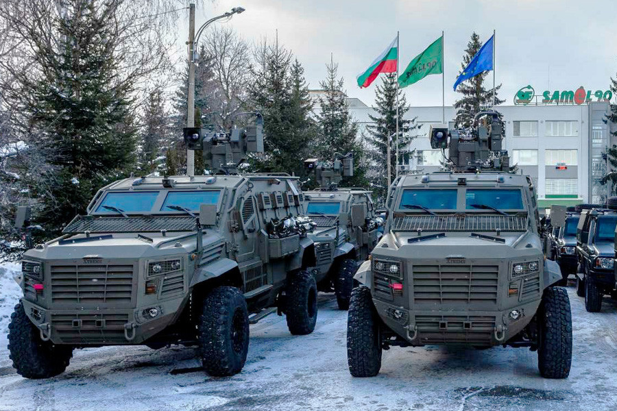 Blindados bulgaros equipados con torres RWS Guardian. Foto EM&M