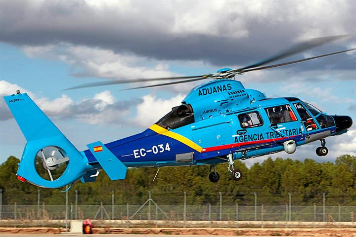 Aduanas helicoptero dauphin