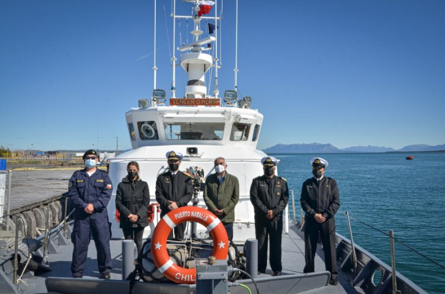 Visita de Alfonso Vargas a Última Esperanza foto Armada de Chile 002 (2)