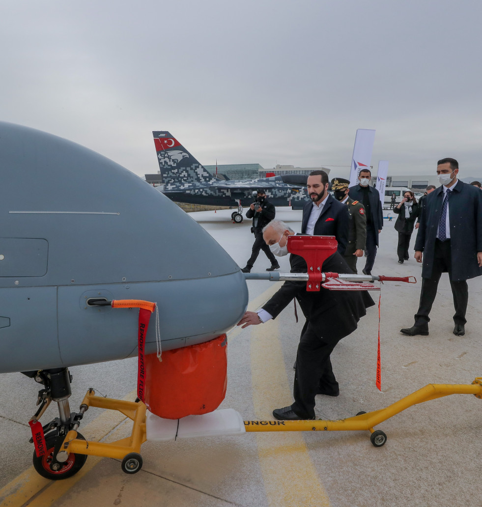Bukele evalúa adquisición de drone Anka en Turquía