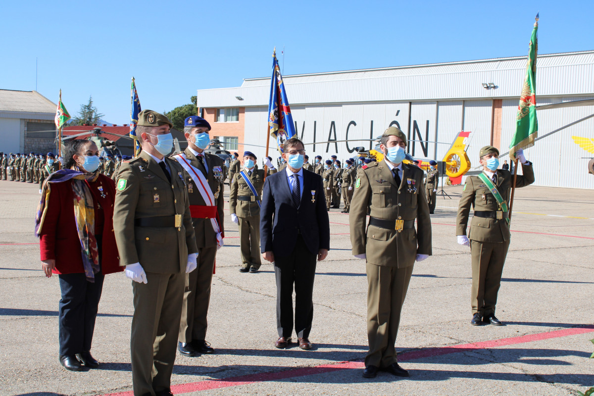 Medalla merito militar para Angel Macho