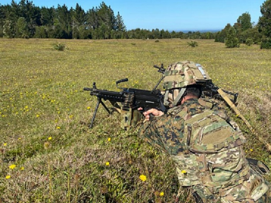 Ametralladora FN Herstal Minimi Regimiento Sangra foto Ejército de Chile