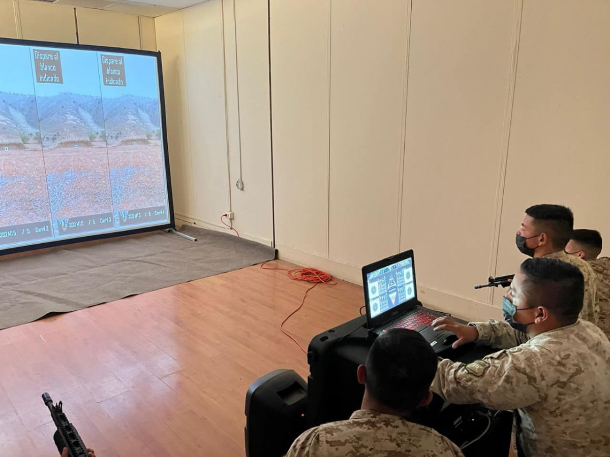 Curso de capacitaciu00f3n para uso y funcionamiento de polu00edgono de tiro viertual de Famae foto Eju00e9rcito de Chile 005