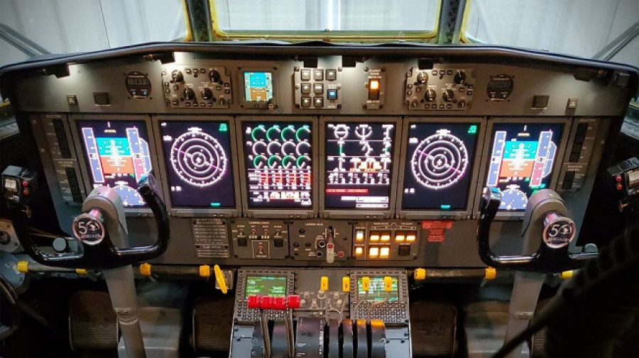 L 100 2021 cockpit SingaporeRelease feb2022 Astronautics 650px