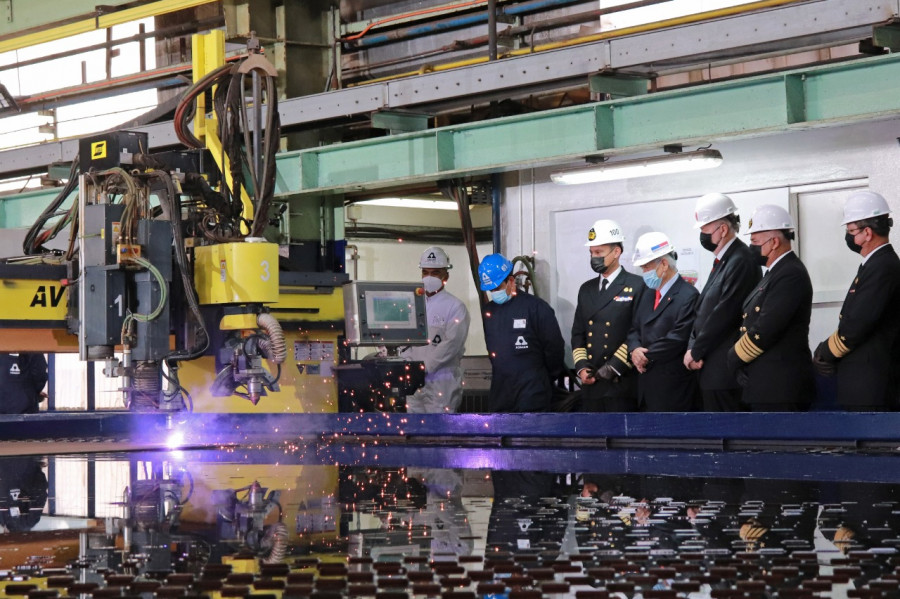 Ceremonia de corte de plancha de primer buque multipropósito del proyecto Escotillón IV foto Armada de Chile 006