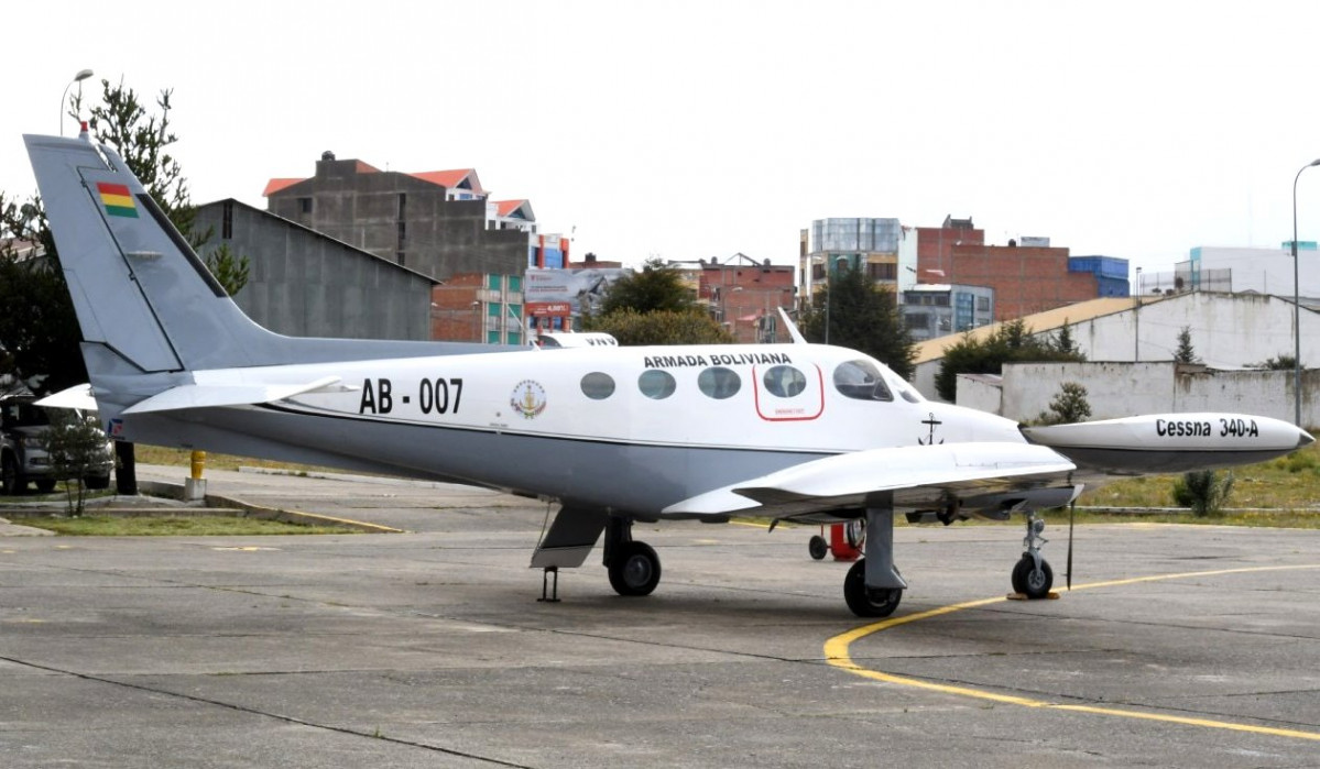 Bolivia Armada CE340A AB