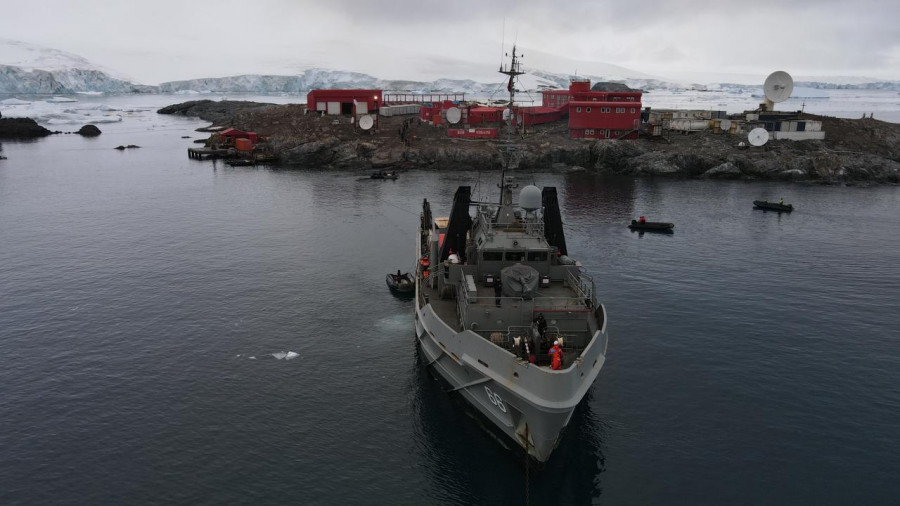 Remolcador ATF 66 Galvarino en la Antártica foto Armada de Chile