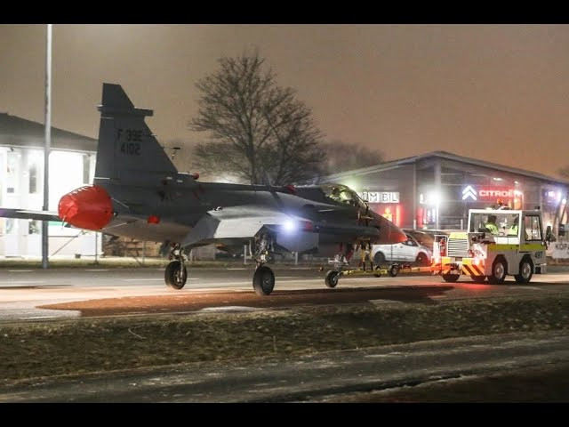 Saab envía dos nuevos cazas Gripen F-39E a Brasil