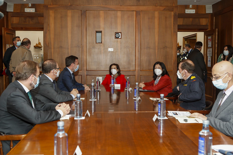 Visita de robles a las instalaciones de navantia en ferrol