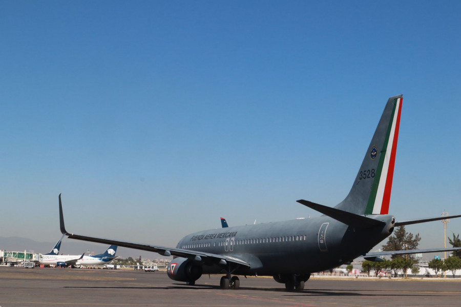 México envía segundo Boeing 737 800 para repatriar ciudadanos que huyeron de la innvasiión rusa a Ucrania