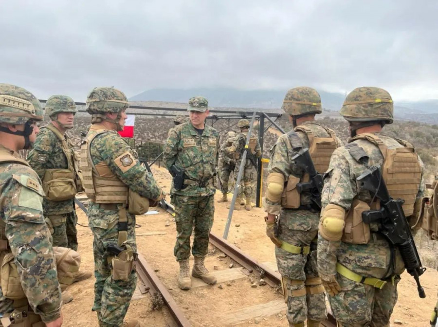 General Iturriaga en Centro de Instrucción y Entrenamiento Pichicuy con Escuela de Suboficiales foto Ejército de Chile