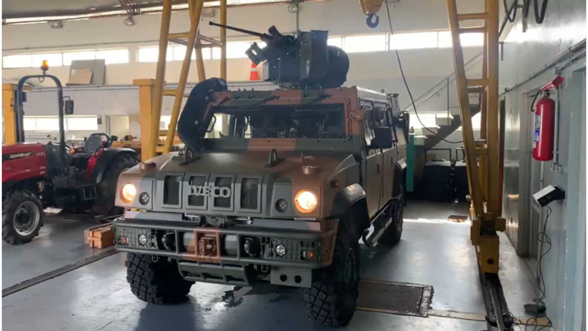 Exército Brasileiro integra com sucesso a torre Ares Remax 4 no veículo Iveco 4x4