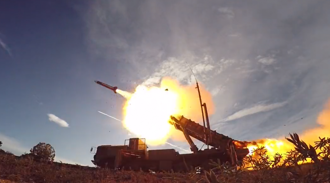 ​El Ejército dispara por primera dos misiles Patriot a la vez desde lanzadores distintos